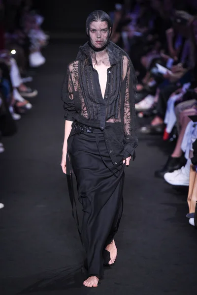 Look 30